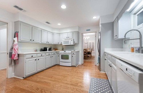 King City House | Rockaway Beach | Luxury St. Simons Island Rental with Private Pool Near Pier Village