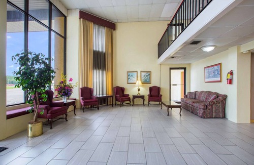 Bonifay Hotel | Rodeway Inn Bonifay