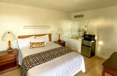McDermitt Hotel | Rodeway Inn