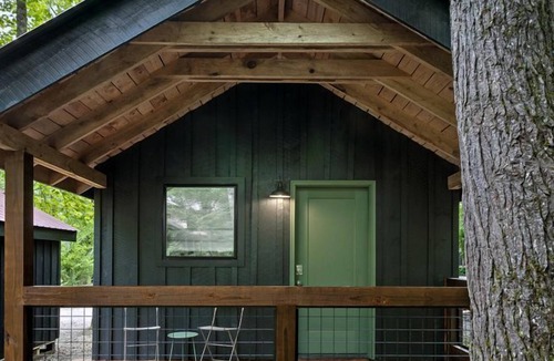 Rocky Grove Cabin | Romantic Getaways near Pigeon Forge, in this Beautiful, Pet-Friendly Cabin Rental in Tennessee