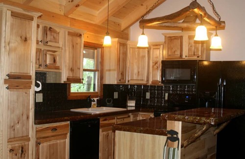Clyde Cabin | Romantic One-Bedroom Cabin with a Fireplace near Asheville, North Carolina