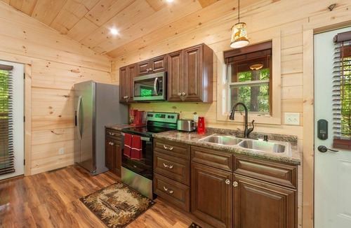 Sevierville Cabin | Romantic Smoky Mountain Cabin, w/King Bed, Hot Tub, Easy Access & Fast Wi-Fi