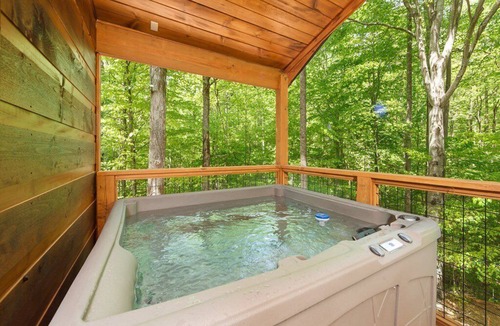Sevierville Cabin | Romantic Smoky Mountain Cabin, w/King Bed, Hot Tub, Easy Access & Fast Wi-Fi