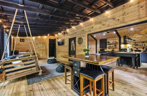 Rocky Grove Cabin | Romantic Smoky Mountain Getaway Blackbear Lodge