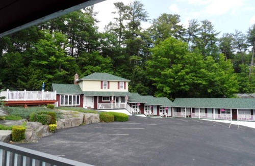 Lake George Hotel | Room with Two Double beds Lake George