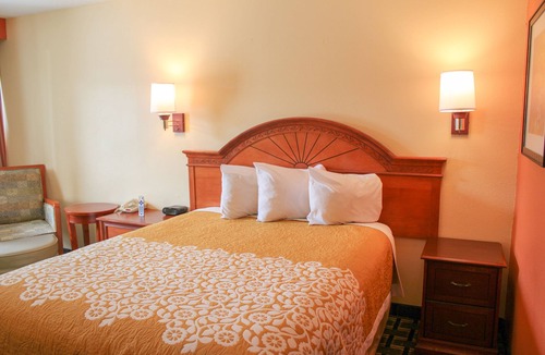 Thomasville Hotel | Rose Garden Inn & Suites