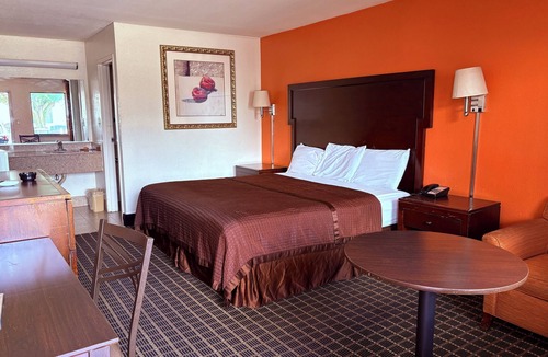 Rock Hill Hotel | Royal Regency Inn