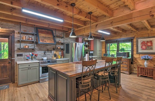 Dallas Cabin | Rural Dallas Gem w/ Hot Tub, Sauna + Fire Pit!