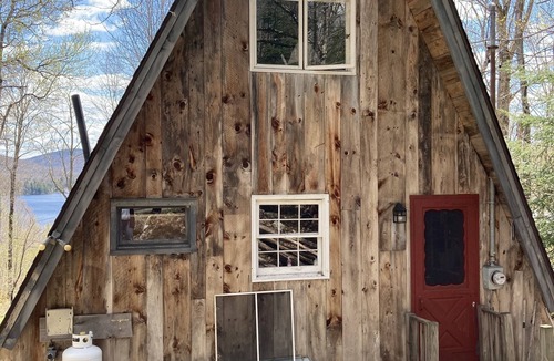 Plymouth Cabin | Rustic Cabin Minutes From Okemo - Views of Lake Ninevah, Nestled In Mt. Holly