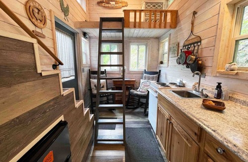 Newport Cabin | Rustic Mt. Farmer Cabin Retreat – Nature, Quiet, and Mountain View’s.