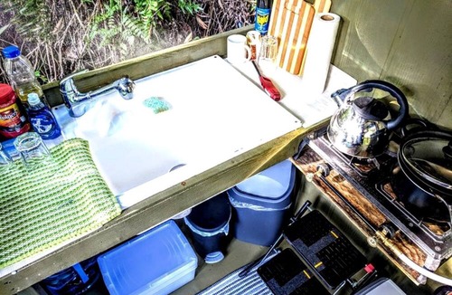 Pepeekeo Cabin | Rustic Vacation Rental Surrounded by Rainforest close to Volcanoes National Park, Hawaii