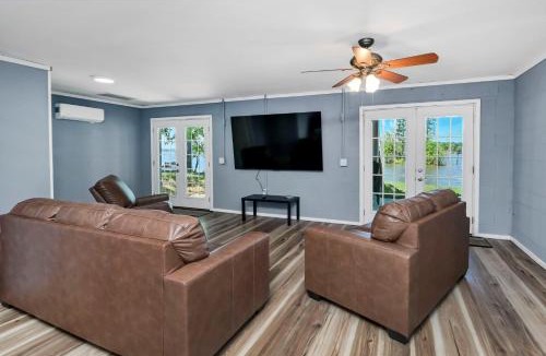 Leesville House | Saluda Shores Sleeps 11