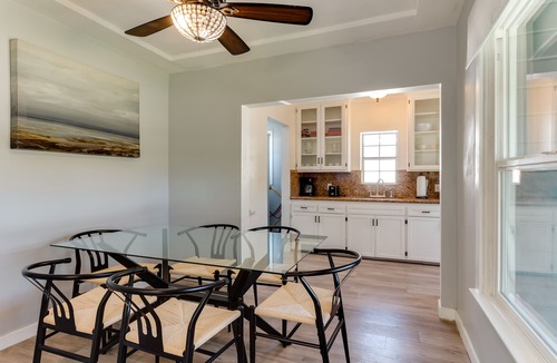 San Fernando House | San Fernando Pool home + Large Private Guest House
