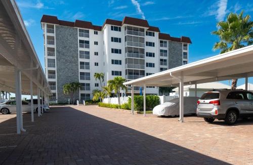 South Island Apartment | Sand Caper #406 by Sun Palace Vacations