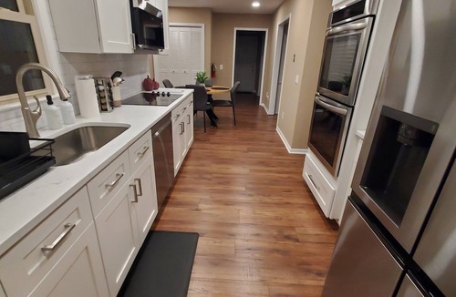 Peachtree City House | Sandtrap Escape- Plush beds, Luxury Bathroom, Game Room & on the Golf Course