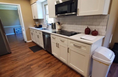 Peachtree City House | Sandtrap Escape- Plush beds, Luxury Bathroom, Game Room & on the Golf Course