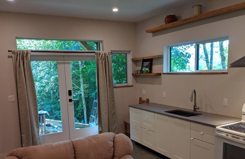 Sandy Hook Apartment | Sandy Hook Studio with full kitchen/ stones throw from Beach