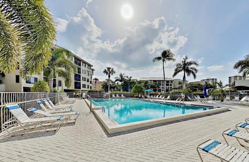 South Island House | Santa Maria Condo 102