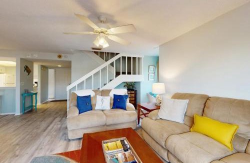 South Island House | Santa Maria Condo 102