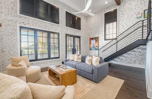 Hitch Village - Fred Wessels Homes House | Savannah Sunrise by Lucky Savannah