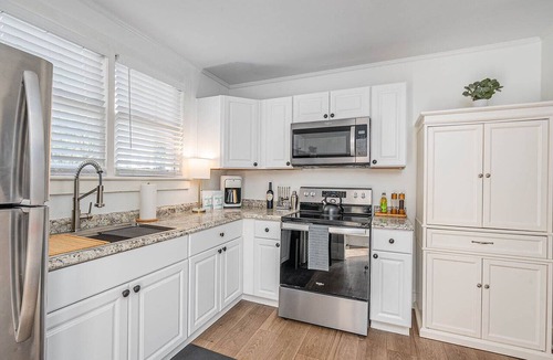 Midtown Apartment | Savannah Vintage Haven - Thomas Square