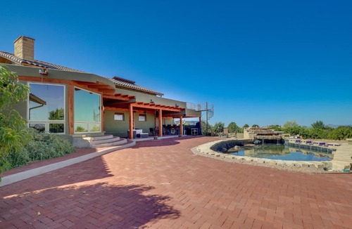 Santa Fe House | Scenic Santa Fe Vacation Rental w/Views + Hot Tub