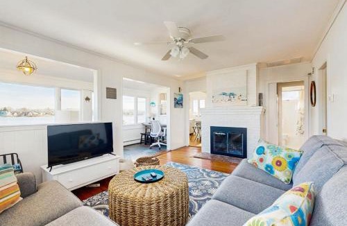 Falmouth Heights House | SEA-esta