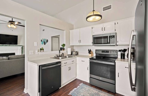 Brunswick House | Sea Turtle Cottage -Near Shopping/Restaurants