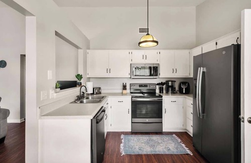 Brunswick House | Sea Turtle Cottage -Near Shopping/Restaurants