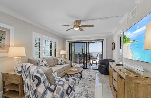 Mid Island Apartment | Seaside 101- Oceanview 2BR 2BA Condo with Pool, Steps to Beach condo