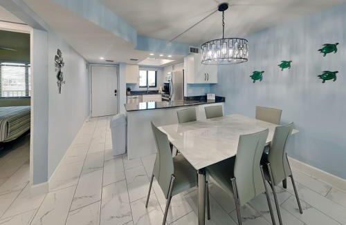Mid Island Apartment | Seaside 103
