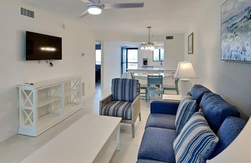 Mid Island Apartment | Seaside 207