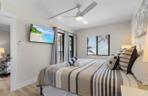 Mid Island Apartment | Seaside 209- Oceanview 2BR 2BA Condo with Pool, Steps to Beach condo