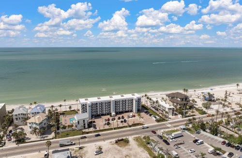 Mid Island Apartment | Seaside 303