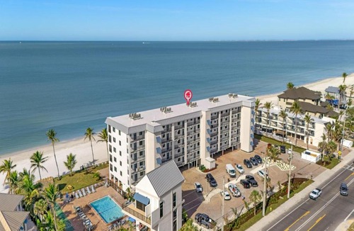 Mid Island Apartment | Seaside 306