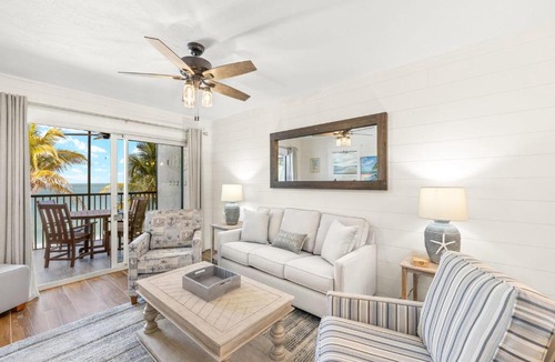 Mid Island Apartment | Seaside 306