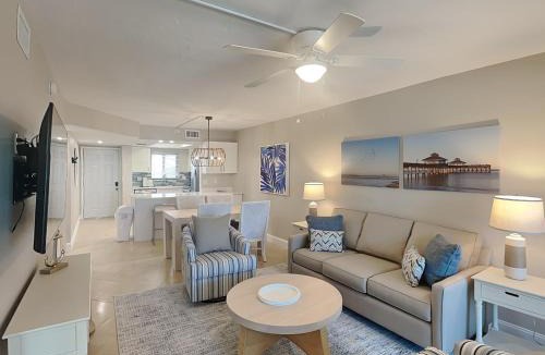 Mid Island Apartment | Seaside 307