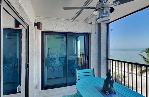 Mid Island Apartment | Seaside 406
