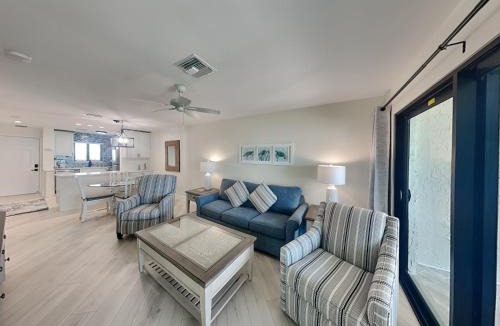 Mid Island Apartment | Seaside 507
