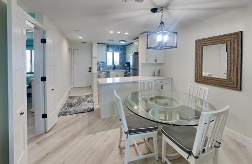 Mid Island Apartment | Seaside 507