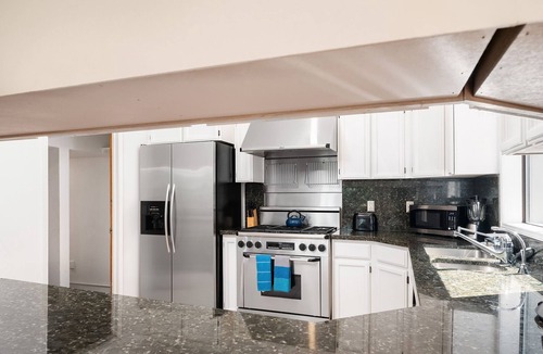 Stevens House | Seattle Vacation Home: American Wonders - 7 bedroom/4.5 bath, sleeps 25, views