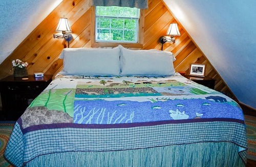 Lake Toxaway Cabin | Secluded Cabin w/Fire Pit and Pickleball