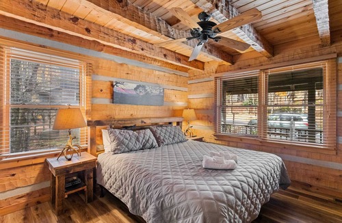 Seven Devils Cabin | Secluded Cabin with Rustic Charm