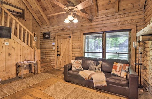 Hueytown House | Secluded Cabin with Fishing Pond near Hunting!
