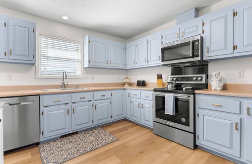 Providence House | Secluded Farmhouse Retreat on 7 Private Acres Fries, Virginia
