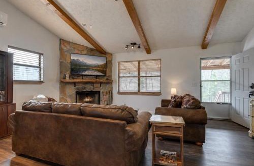 Cosby House | Secluded - Renovated Cabin - Enjoy Peace & Quiet