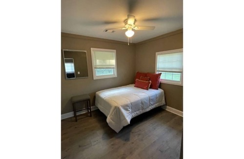 Warner Robins House | Sept 14 - Sept 30 available