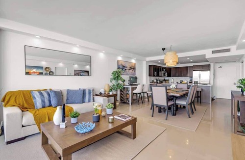 Mid Beach Condo | Serena Beachfront 2 BRS Direct OceanView w Parking