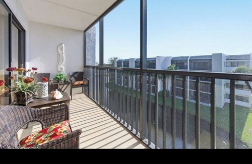 Jupiter Condo | Serene 2-bedroom condo in charming Jupiter Ocean & Racquet Club,