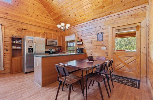 Sevierville Cabin | Serene Creek Cabin